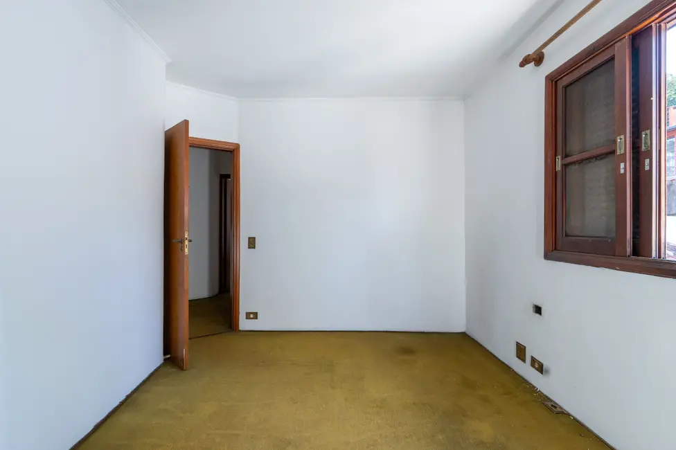 Foto 9 de Casa com 4 quartos para alugar, 375m2 em Vila Tramontano, São Paulo - SP