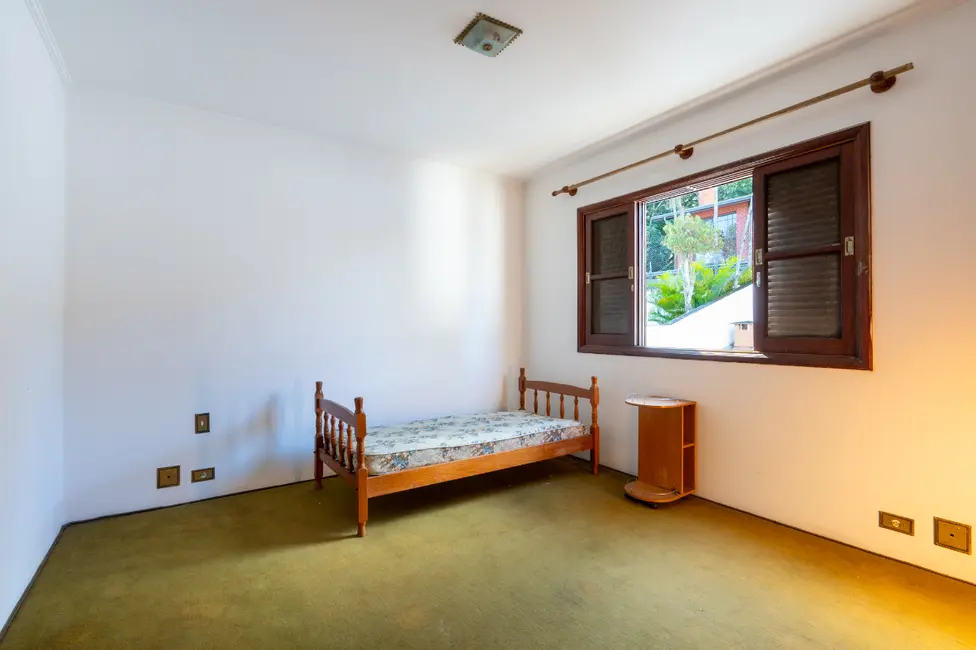 Foto 8 de Casa com 4 quartos para alugar, 375m2 em Vila Tramontano, São Paulo - SP