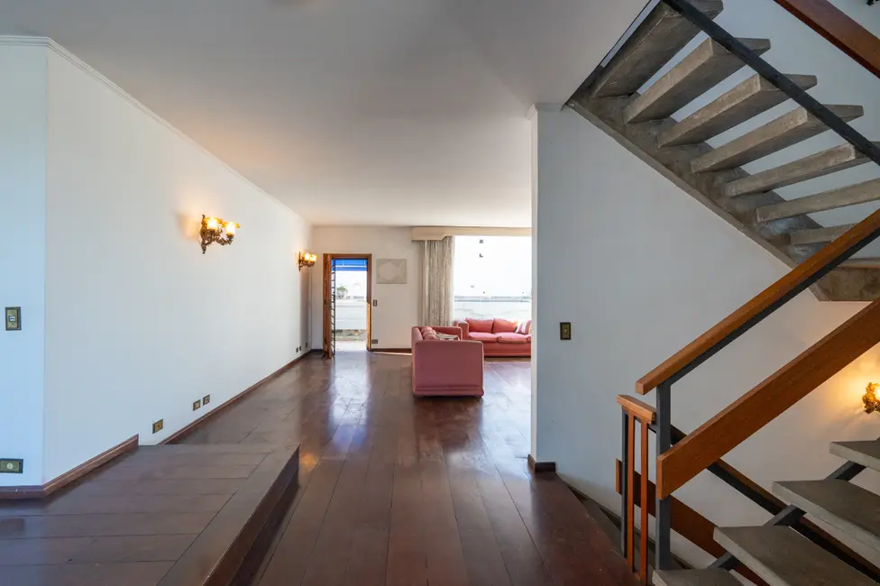 Foto 1 de Casa com 4 quartos para alugar, 375m2 em Vila Tramontano, São Paulo - SP