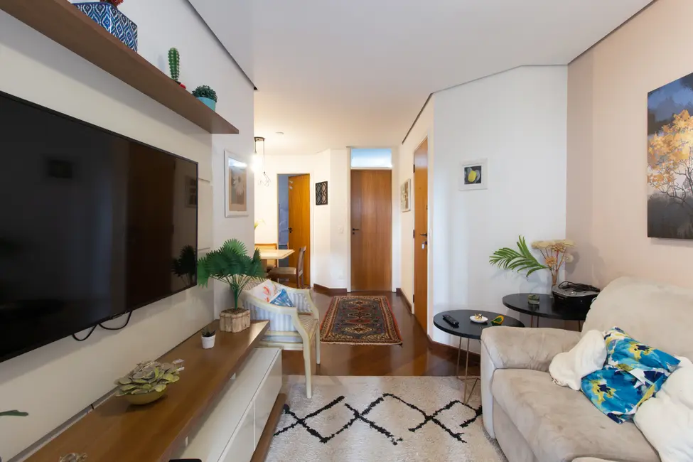 Foto 3 de Apartamento com 2 quartos à venda, 72m2 em Moema, São Paulo - SP