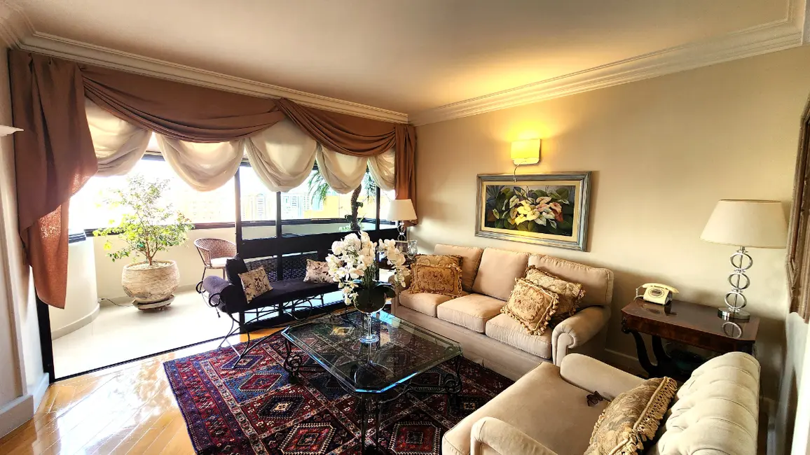 Foto 3 de Apartamento com 4 quartos à venda, 198m2 em Moema, São Paulo - SP