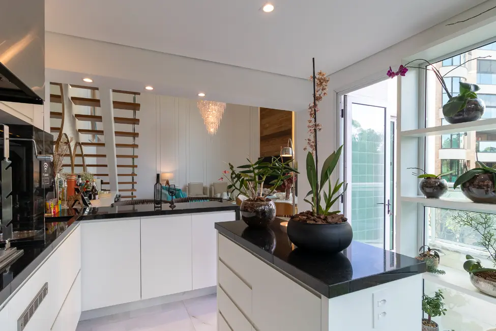 Foto 6 de Apartamento com 4 quartos à venda, 211m2 em São Paulo - SP