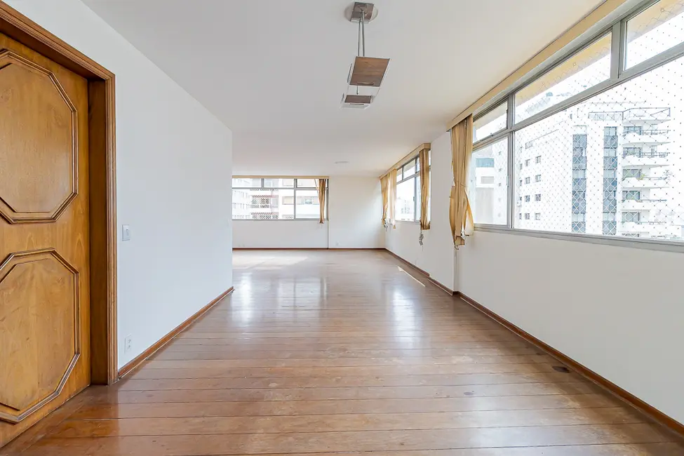 Apartamento com 4 quartos à venda, 233m2 em Santa Cecília, São Paulo - SP - imagem 8 Foto 8 de Apartamento com 4 quartos à venda, 233m2 em Santa Cecília, São Paulo - SP