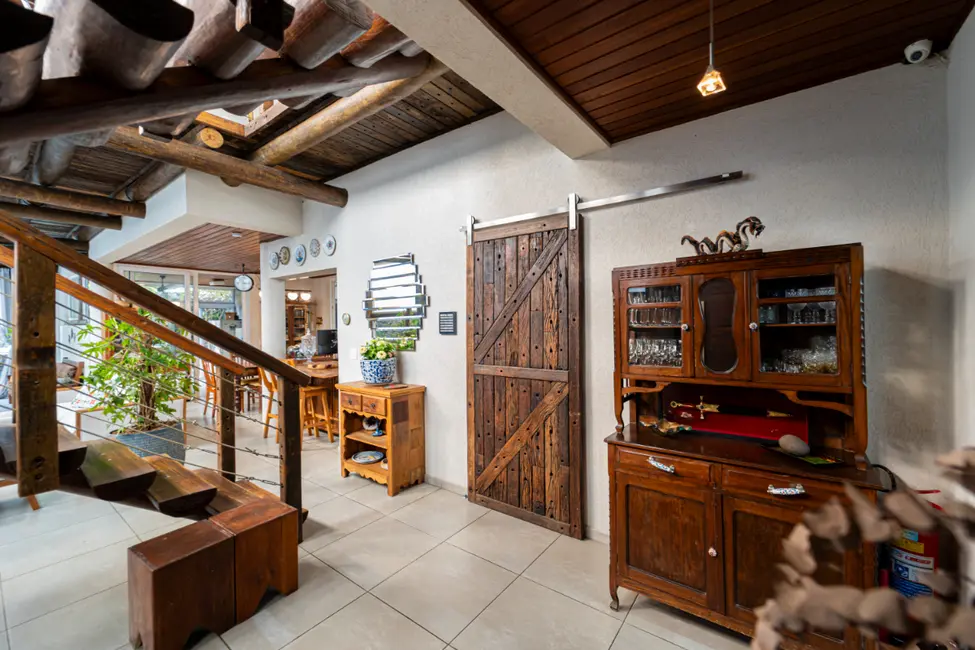 Casa com 4 quartos à venda, 326m2 em Planalto Paulista, São Paulo - SP - imagem 5 Foto 5 de Casa com 4 quartos à venda, 326m2 em Planalto Paulista, São Paulo - SP