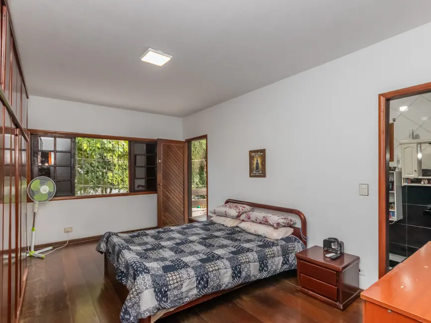 Foto 1 de Casa de Vila com 5 quartos à venda, 230m2 em Vila Marari, São Paulo - SP