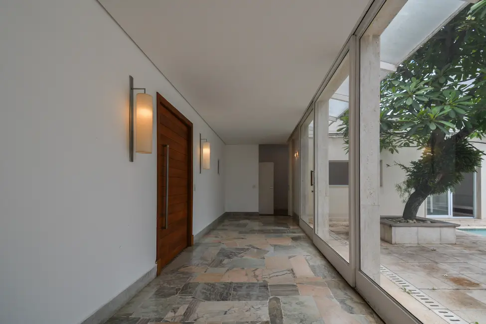 Foto 6 de Casa com 3 quartos à venda, 300m2 em Pacaembu, São Paulo - SP