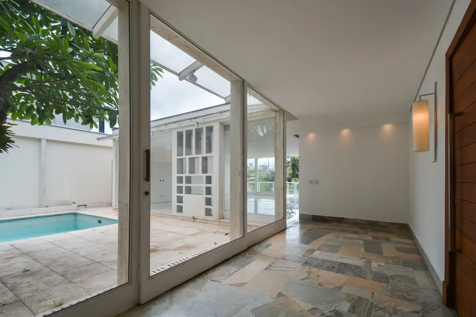 Foto 9 de Casa com 3 quartos à venda, 300m2 em Pacaembu, São Paulo - SP