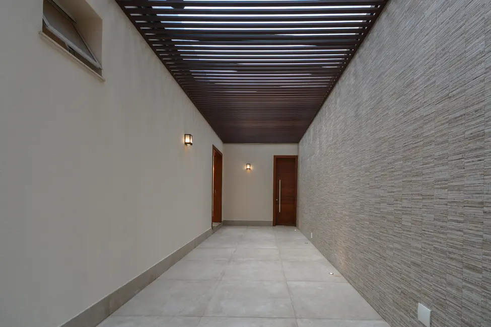 Foto 2 de Casa com 3 quartos à venda, 300m2 em Pacaembu, São Paulo - SP