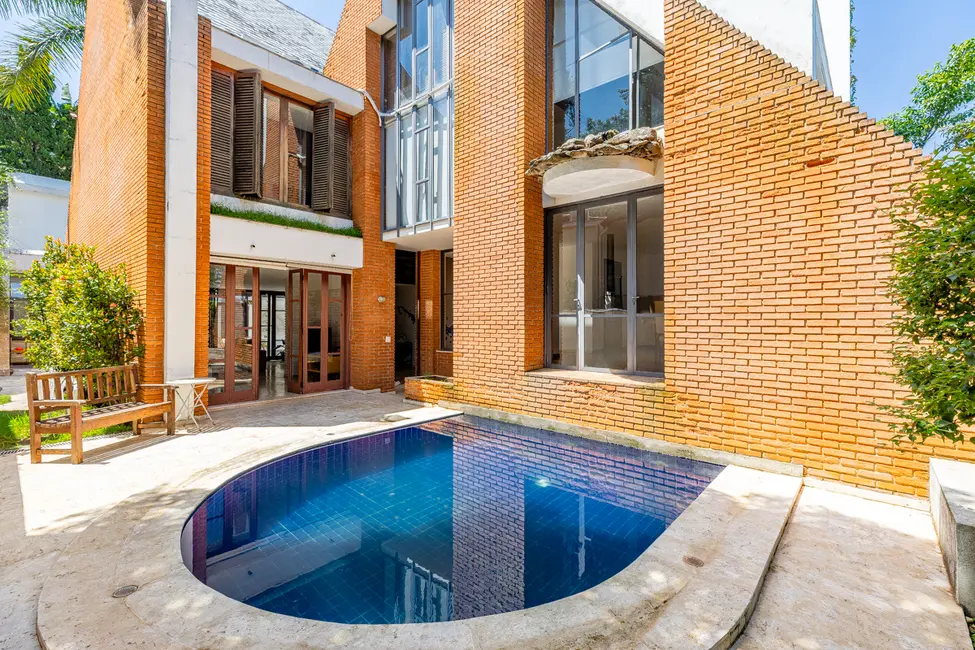 Casa com 4 quartos à venda, 376m2 em Alto de Pinheiros, São Paulo - SP - imagem 1 Foto 1 de Casa com 4 quartos à venda, 376m2 em Alto de Pinheiros, São Paulo - SP