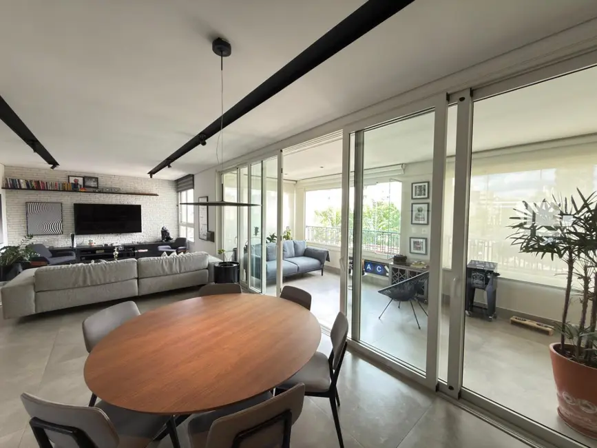 Apartamento com 3 quartos à venda, 217m2 em Vila Olímpia, São Paulo - SP - imagem 4 Foto 4 de Apartamento com 3 quartos à venda, 217m2 em Vila Olímpia, São Paulo - SP