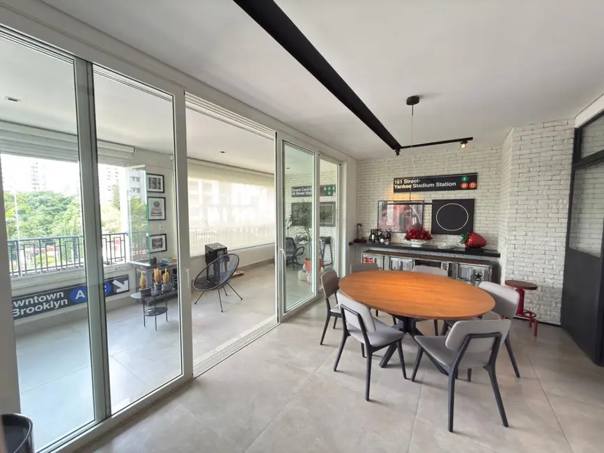 Apartamento com 3 quartos à venda, 217m2 em Vila Olímpia, São Paulo - SP - imagem 9 Foto 9 de Apartamento com 3 quartos à venda, 217m2 em Vila Olímpia, São Paulo - SP