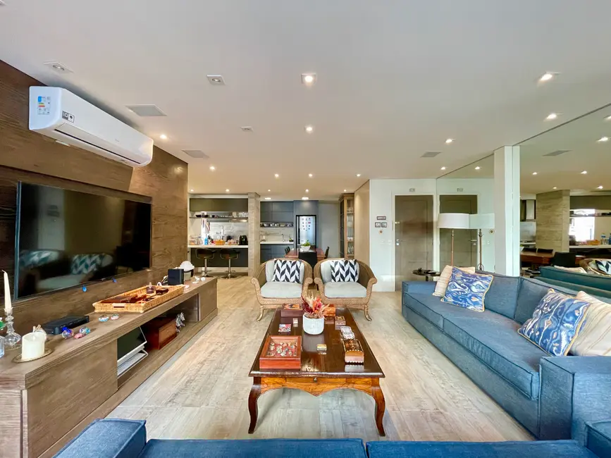 Apartamento com 2 quartos à venda, 129m2 em Jardim América, São Paulo - SP - imagem 3 Foto 3 de Apartamento com 2 quartos à venda, 129m2 em Jardim América, São Paulo - SP