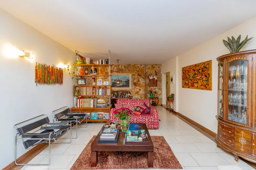 Sobrado com 4 quartos à venda, 351m2 em Vila Madalena, São Paulo - SP - imagem 3 Foto 3 de Sobrado com 4 quartos à venda, 351m2 em Vila Madalena, São Paulo - SP