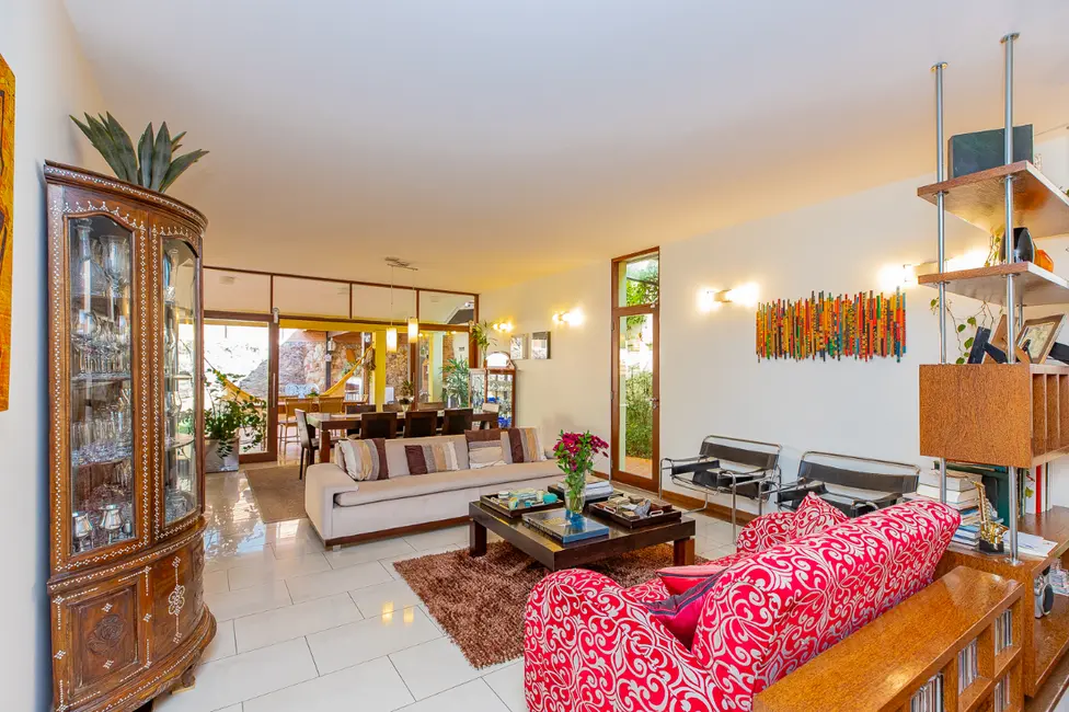 Sobrado com 4 quartos à venda, 351m2 em Vila Madalena, São Paulo - SP - imagem 1 Foto 1 de Sobrado com 4 quartos à venda, 351m2 em Vila Madalena, São Paulo - SP