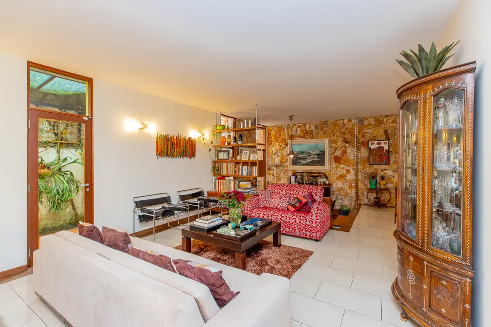 Sobrado com 4 quartos à venda, 351m2 em Vila Madalena, São Paulo - SP - imagem 2 Foto 2 de Sobrado com 4 quartos à venda, 351m2 em Vila Madalena, São Paulo - SP