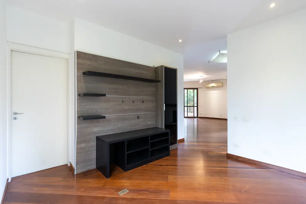 Foto 6 de Apartamento com 3 quartos à venda, 197m2 em Itaim Bibi, São Paulo - SP