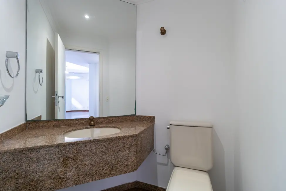 Foto 9 de Apartamento com 3 quartos à venda, 197m2 em Itaim Bibi, São Paulo - SP