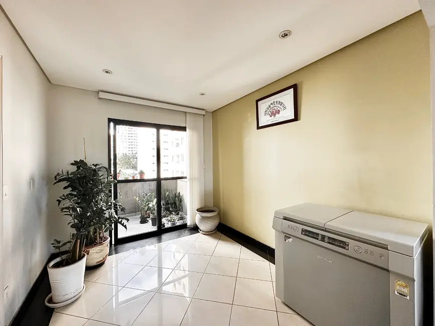 Apartamento com 3 quartos à venda, 226m2 em Aclimação, São Paulo - SP - imagem 5 Foto 5 de Apartamento com 3 quartos à venda, 226m2 em Aclimação, São Paulo - SP