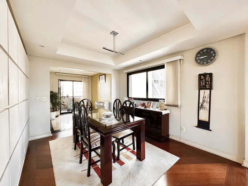 Apartamento com 3 quartos à venda, 226m2 em Aclimação, São Paulo - SP - imagem 4 Foto 4 de Apartamento com 3 quartos à venda, 226m2 em Aclimação, São Paulo - SP