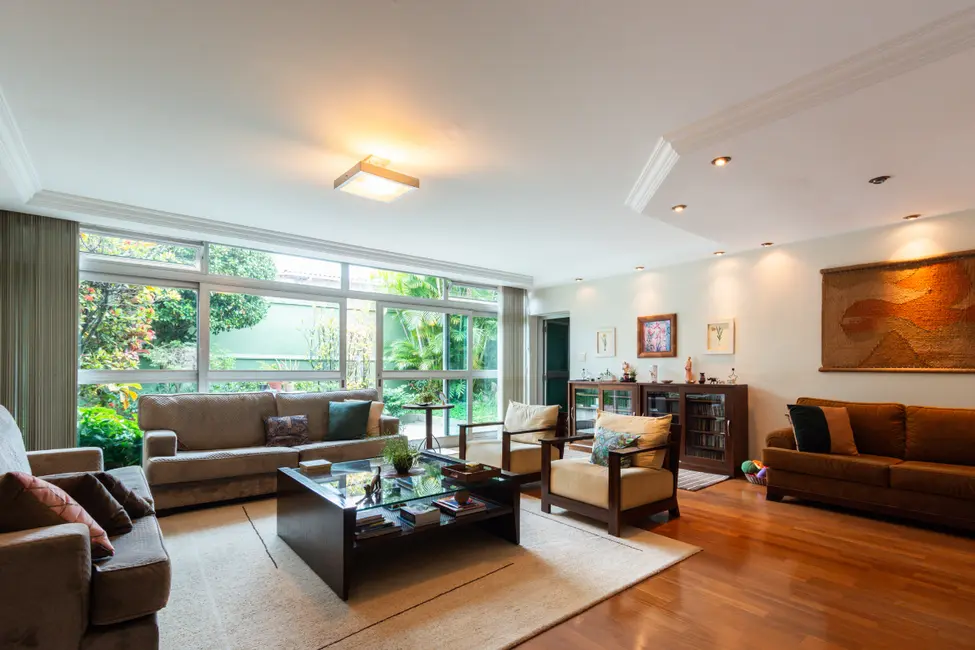 Foto 1 de Casa com 4 quartos à venda, 300m2 em Mirandópolis, São Paulo - SP