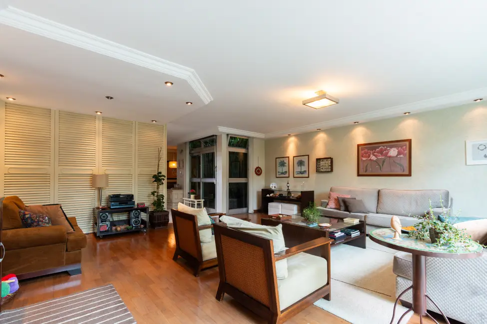 Foto 8 de Casa com 4 quartos à venda, 300m2 em Mirandópolis, São Paulo - SP