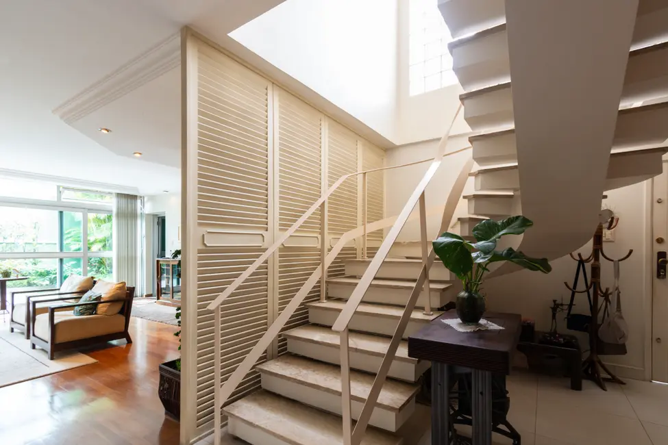 Foto 3 de Casa com 4 quartos à venda, 300m2 em Mirandópolis, São Paulo - SP