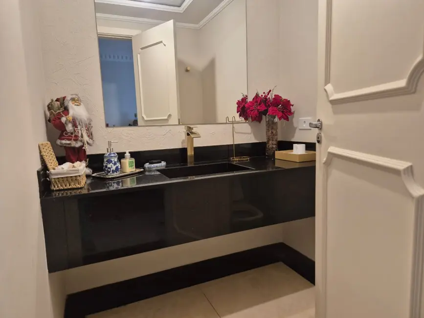 Foto 6 de Apartamento com 4 quartos à venda, 242m2 em Vila Suzana, São Paulo - SP