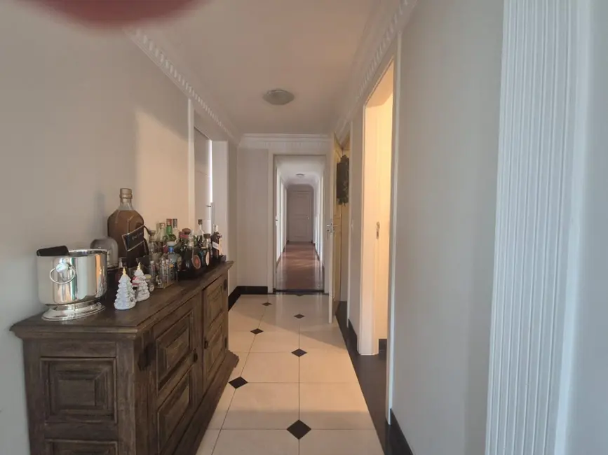 Foto 8 de Apartamento com 4 quartos à venda, 242m2 em Vila Suzana, São Paulo - SP