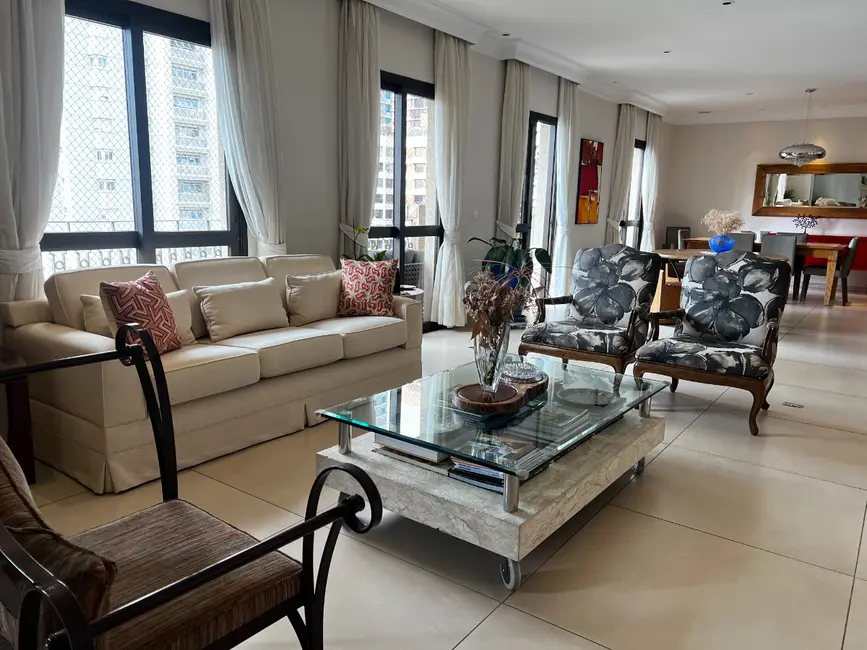 Apartamento com 4 quartos à venda, 313m2 em Moema, São Paulo - SP - imagem 4 Foto 4 de Apartamento com 4 quartos à venda, 313m2 em Moema, São Paulo - SP