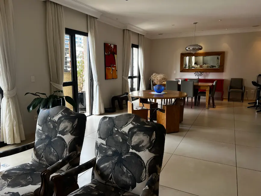 Apartamento com 4 quartos à venda, 313m2 em Moema, São Paulo - SP - imagem 9 Foto 9 de Apartamento com 4 quartos à venda, 313m2 em Moema, São Paulo - SP