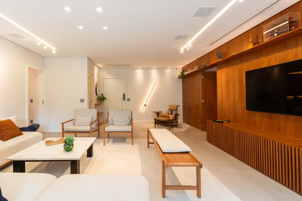 Foto 3 de Apartamento com 4 quartos à venda, 214m2 em Campo Belo, São Paulo - SP