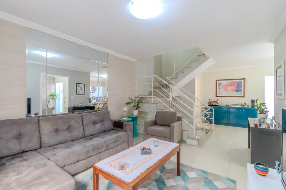 Foto 2 de Casa de Condomínio com 3 quartos à venda, 220m2 em Santa Teresinha, São Paulo - SP