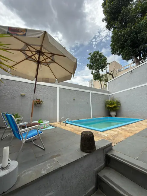 Foto 2 de Sobrado com 4 quartos à venda, 240m2 em Vila Mazzei, São Paulo - SP