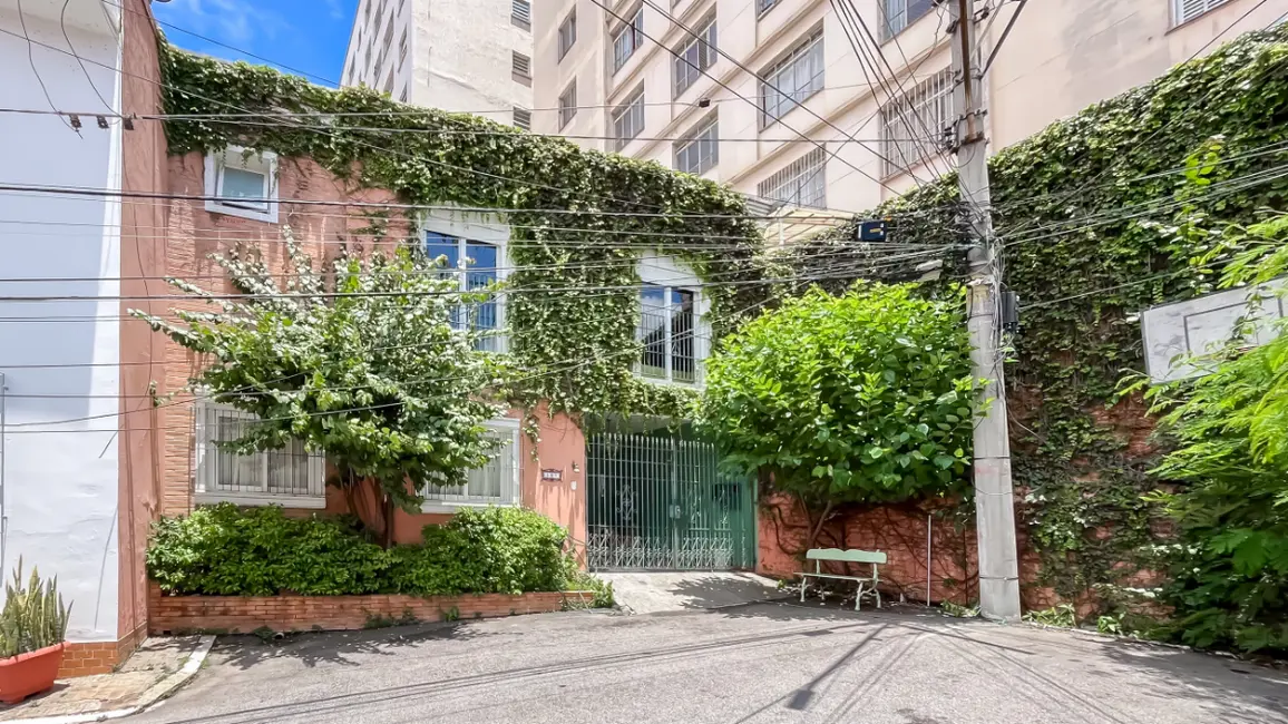 Casa de Vila com 4 quartos à venda, 247m2 em Aclimação, São Paulo - SP - imagem 1 Foto 1 de Casa de Vila com 4 quartos à venda, 247m2 em Aclimação, São Paulo - SP