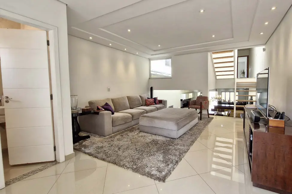 Sobrado com 3 quartos à venda, 182m2 em Santa Teresinha, São Paulo - SP - imagem 2 Foto 2 de Sobrado com 3 quartos à venda, 182m2 em Santa Teresinha, São Paulo - SP