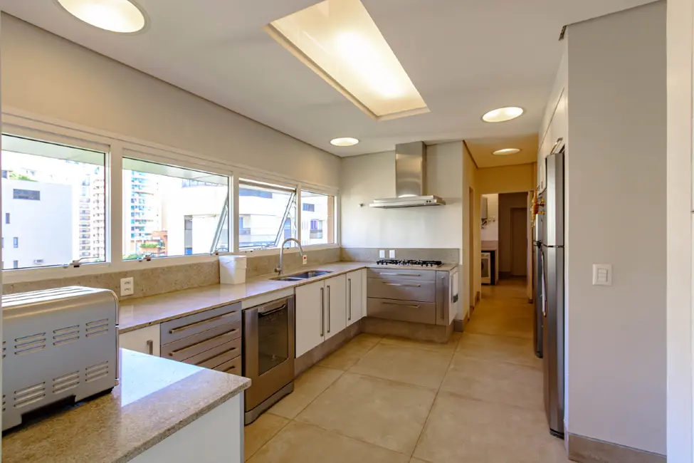 Foto 9 de Apartamento com 3 quartos à venda, 453m2 em Itaim Bibi, São Paulo - SP