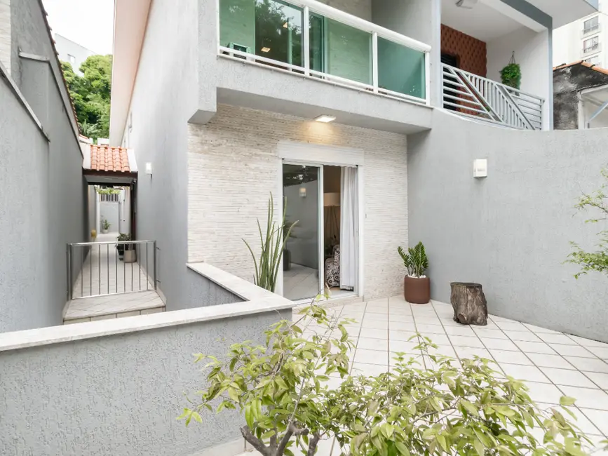 Sobrado com 3 quartos à venda, 217m2 em Vila Pereira Cerca, São Paulo - SP - imagem 5 Foto 5 de Sobrado com 3 quartos à venda, 217m2 em Vila Pereira Cerca, São Paulo - SP