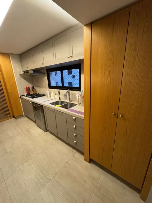 Foto 9 de Apartamento com 3 quartos à venda, 187m2 em Moema, São Paulo - SP