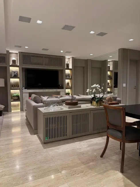 Foto 3 de Apartamento com 3 quartos à venda, 187m2 em Moema, São Paulo - SP