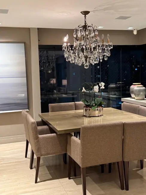 Foto 4 de Apartamento com 3 quartos à venda, 187m2 em Moema, São Paulo - SP