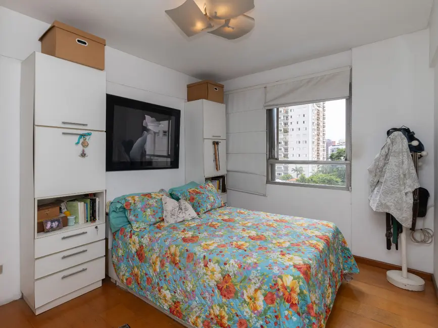 Foto 9 de Apartamento com 3 quartos à venda, 132m2 em Moema, São Paulo - SP