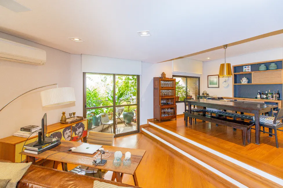 Foto 4 de Apartamento com 3 quartos à venda, 218m2 em Itaim Bibi, São Paulo - SP