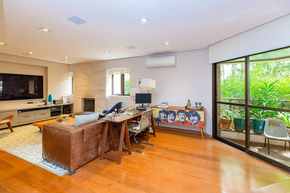 Foto 7 de Apartamento com 3 quartos à venda, 218m2 em Itaim Bibi, São Paulo - SP