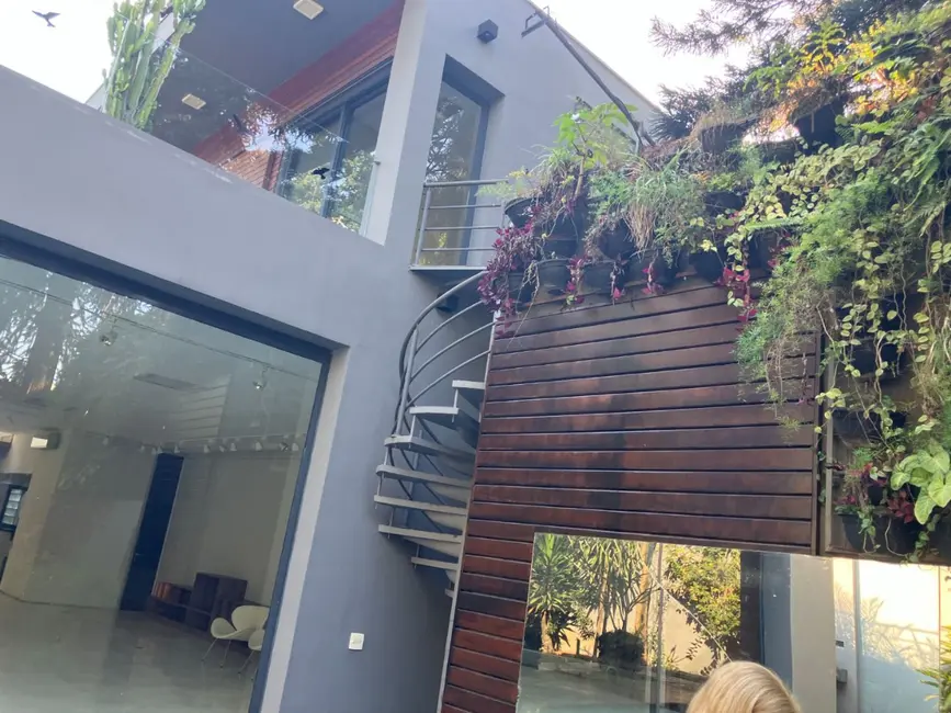 Sobrado com 5 quartos à venda, 695m2 em Campo Belo, São Paulo - SP - imagem 1 Foto 1 de Sobrado com 5 quartos à venda, 695m2 em Campo Belo, São Paulo - SP