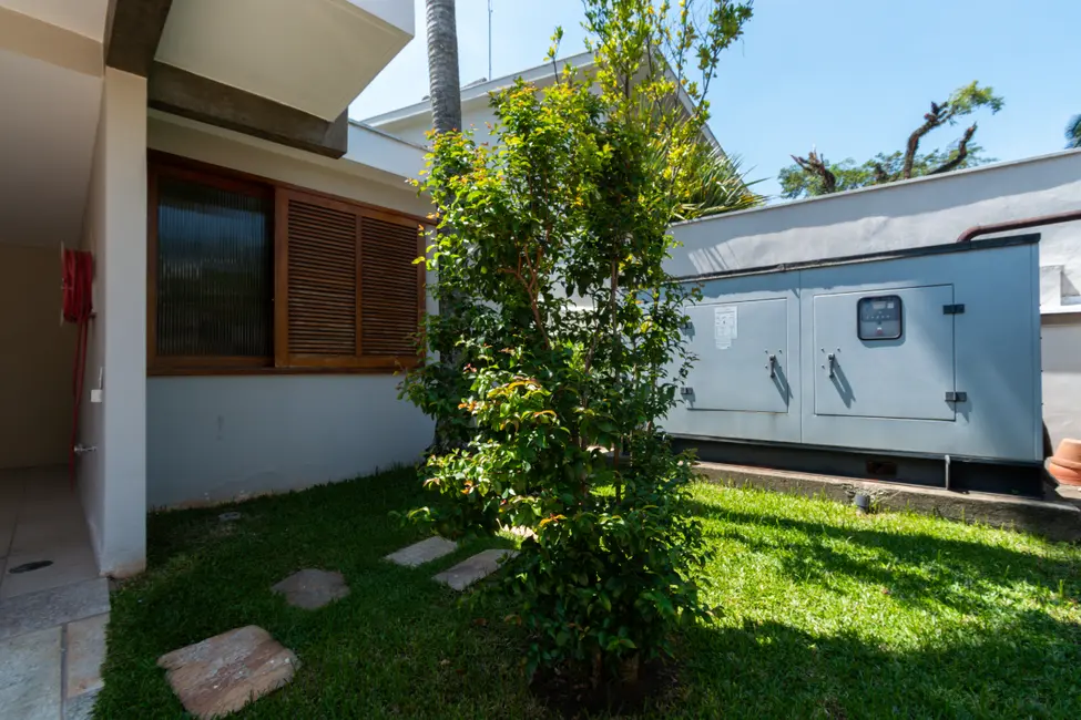 Foto 8 de Casa com 3 quartos à venda, 590m2 em Pacaembu, São Paulo - SP