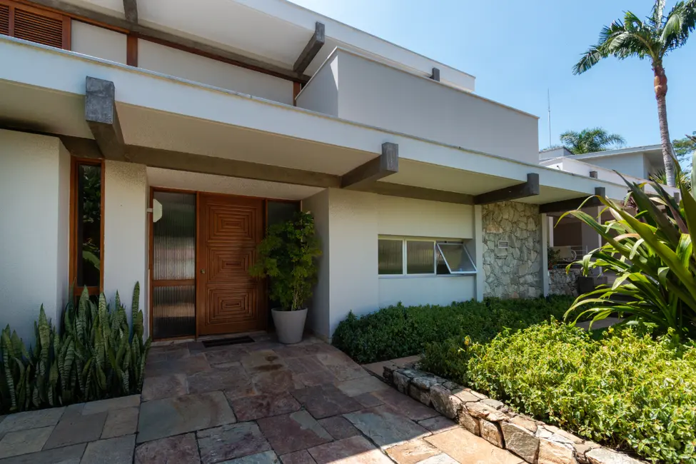 Foto 3 de Casa com 3 quartos à venda, 590m2 em Pacaembu, São Paulo - SP