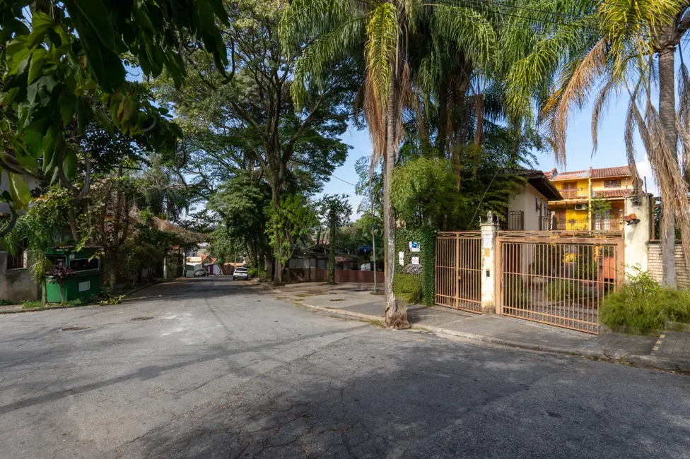 Casa de Condomínio com 3 quartos para alugar, 220m2 em Instituto de Previdência, São Paulo - SP - imagem 9 Foto 9 de Casa de Condomínio com 3 quartos para alugar, 220m2 em Instituto de Previdência, São Paulo - SP