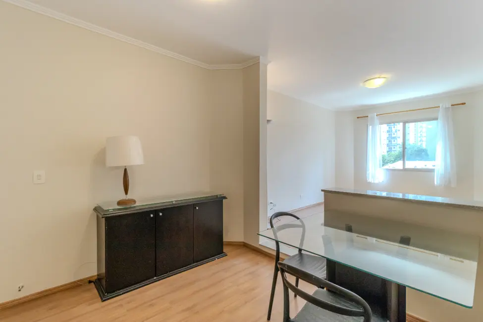 Foto 2 de Apartamento com 2 quartos à venda, 60m2 em Moema, São Paulo - SP