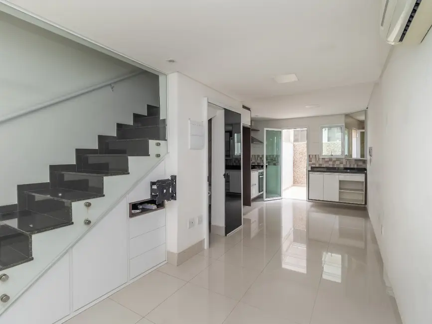 Foto 1 de Casa de Condomínio com 2 quartos à venda, 80m2 em Vila Mangalot, São Paulo - SP