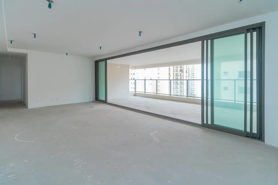 Foto 2 de Apartamento com 3 quartos à venda, 205m2 em São Paulo - SP